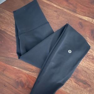 Black lululemon wunder leggings